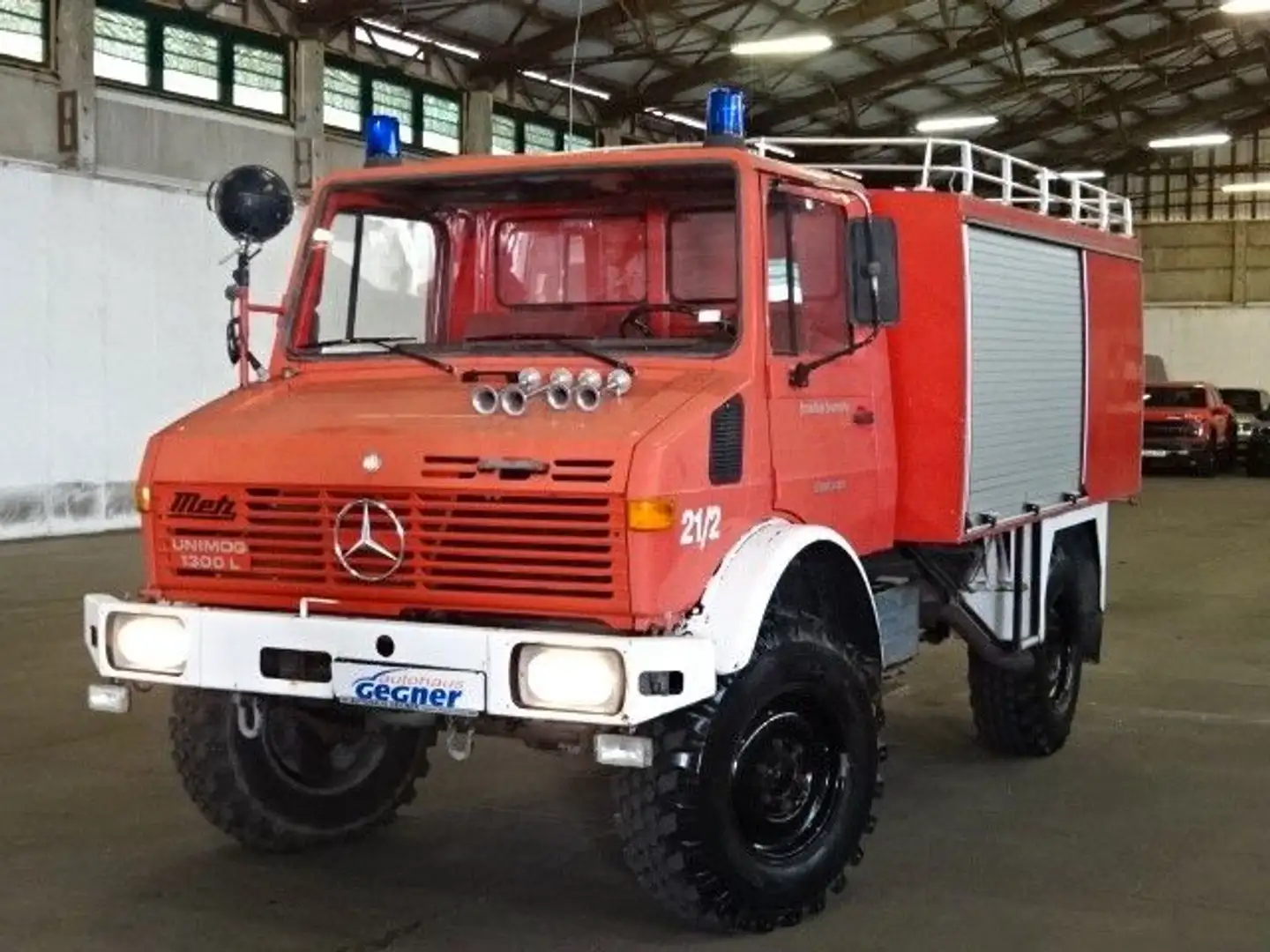 Unimog U1300L FeuerwehrLöschfahrzeug Red - 2