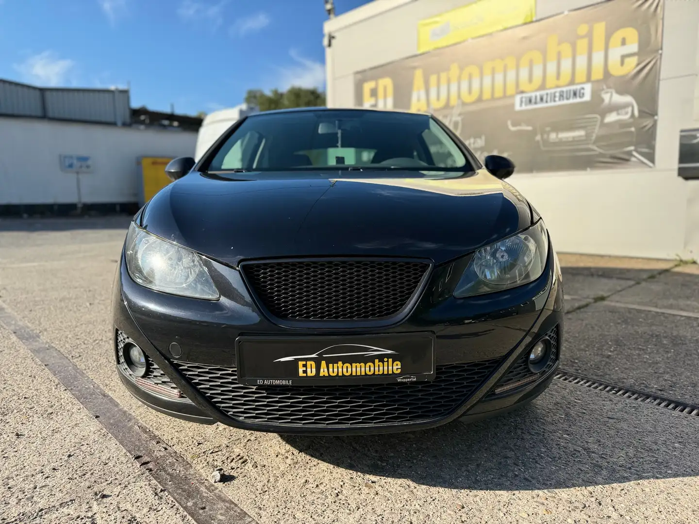 SEAT Ibiza 1.2 BENZIN Negro - 2