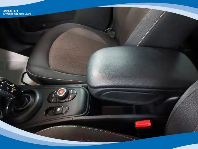 Mini Countryman view 9