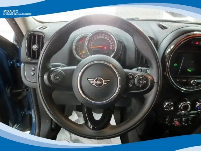 Mini Countryman view 4