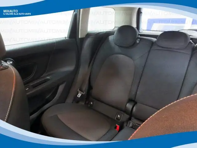 Mini Countryman view 11