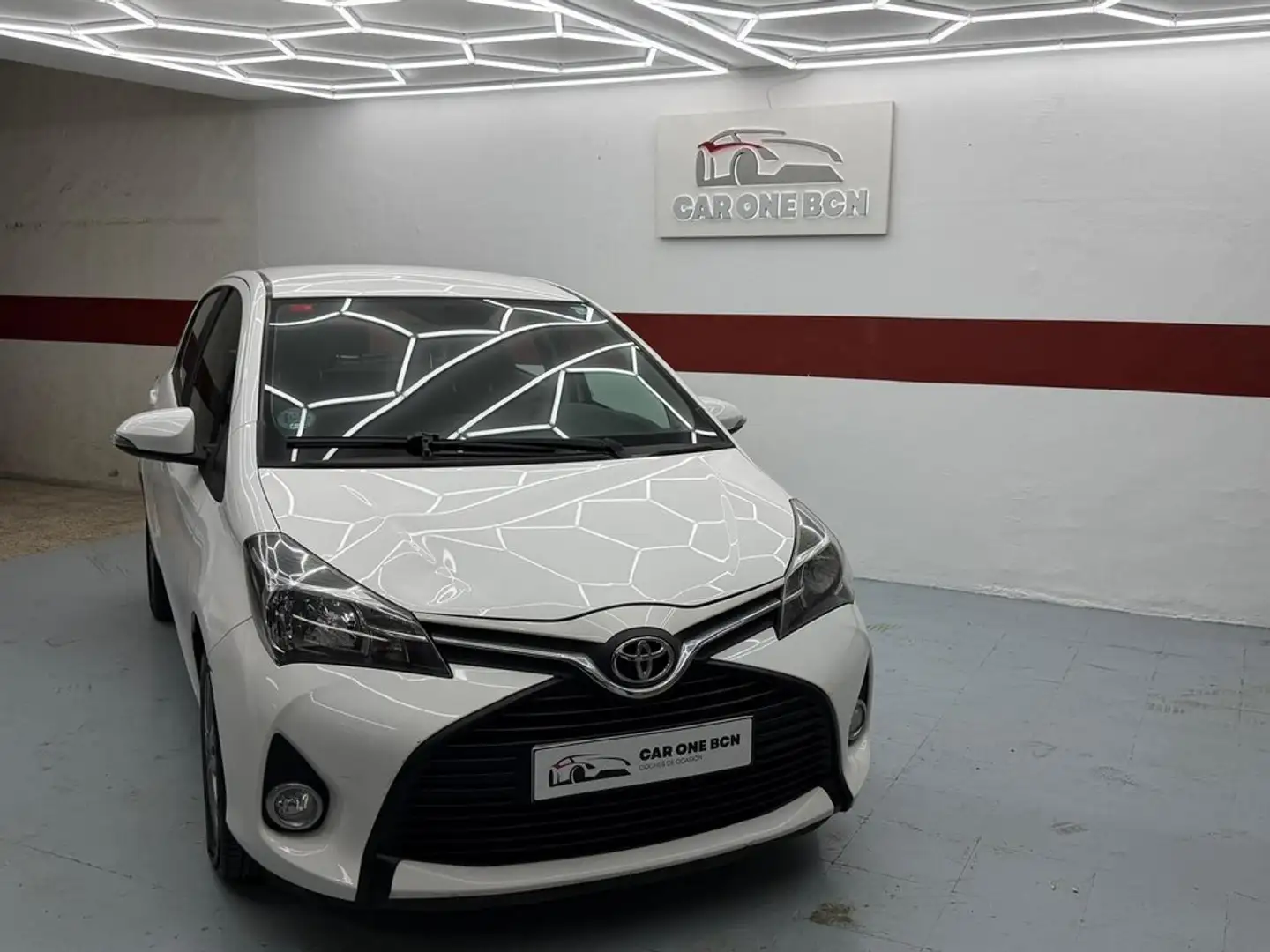 Toyota Yaris 70 City Blanco - 2