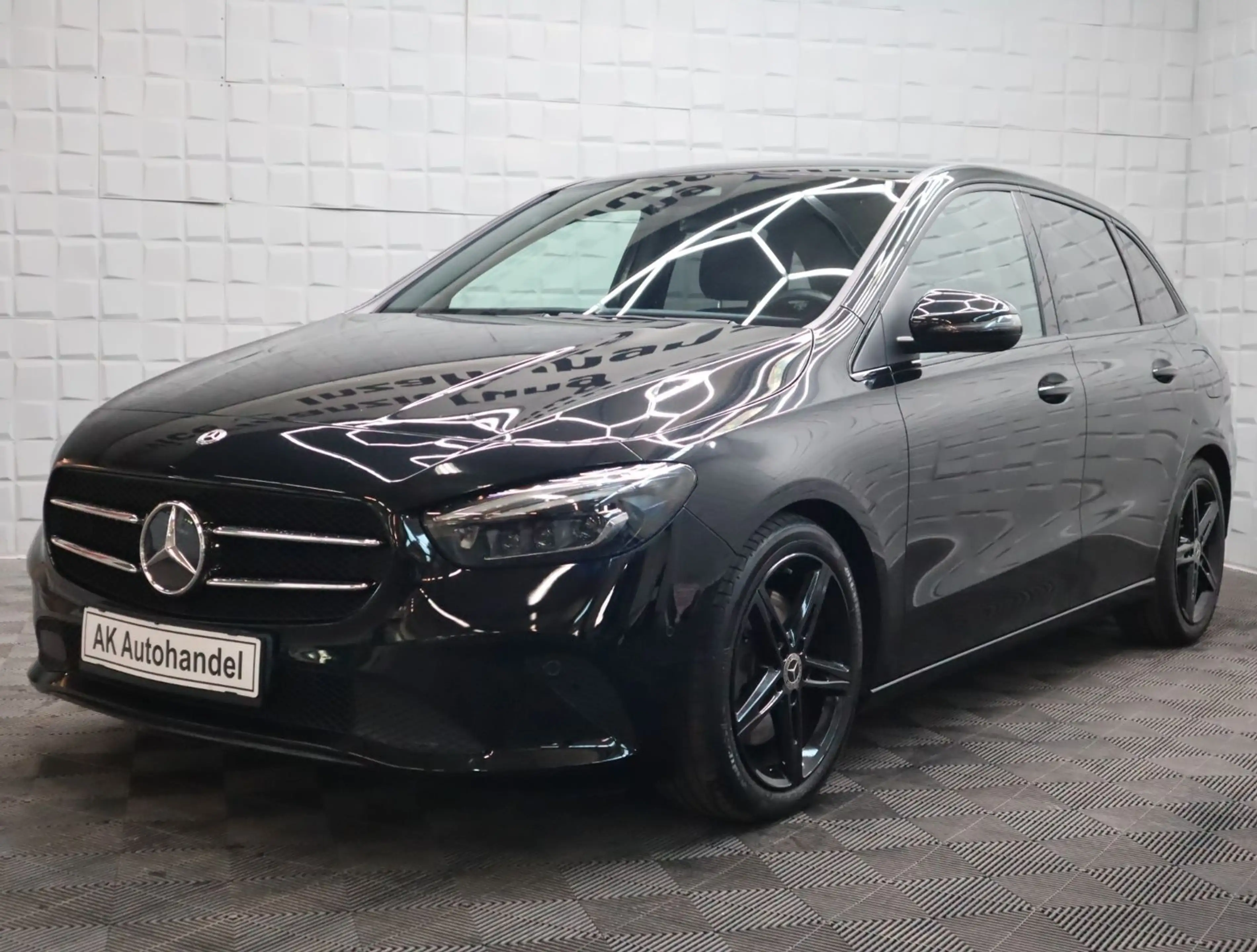 Mercedes-Benz B 250 Automatik LED Tempomat Kamera
