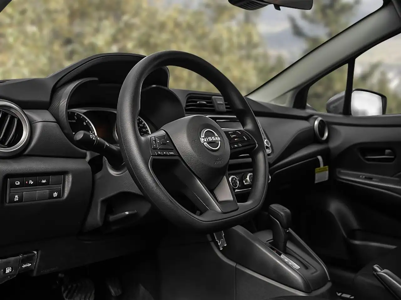 Nissan Versa снимка Nissan Versa