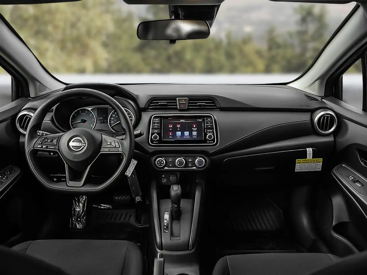Nissan Versa снимка Nissan Versa