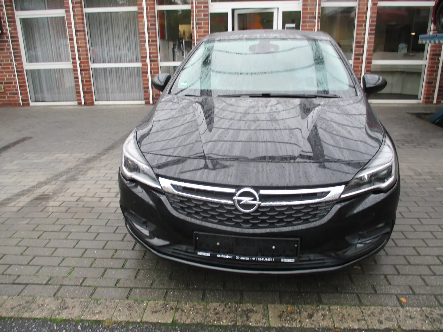 Opel Astra Innovation Schwarz - 2