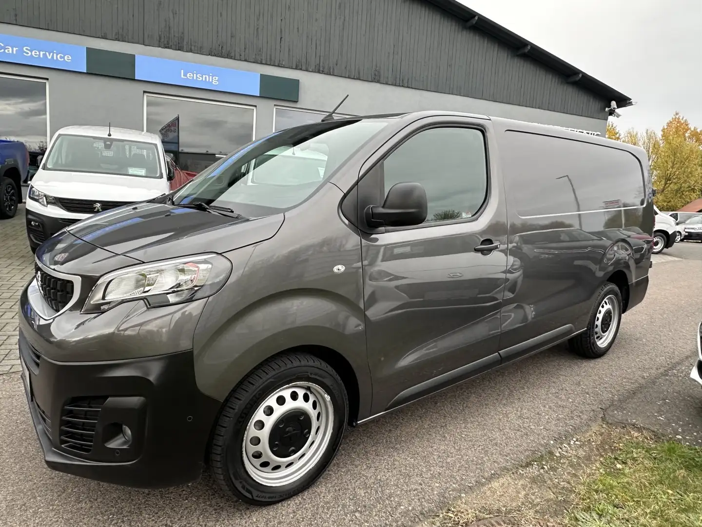 Peugeot Expert 2.0 BlueHDi 120 L3 Premium PDC Kamera Ausbau  Prem Grau - 2