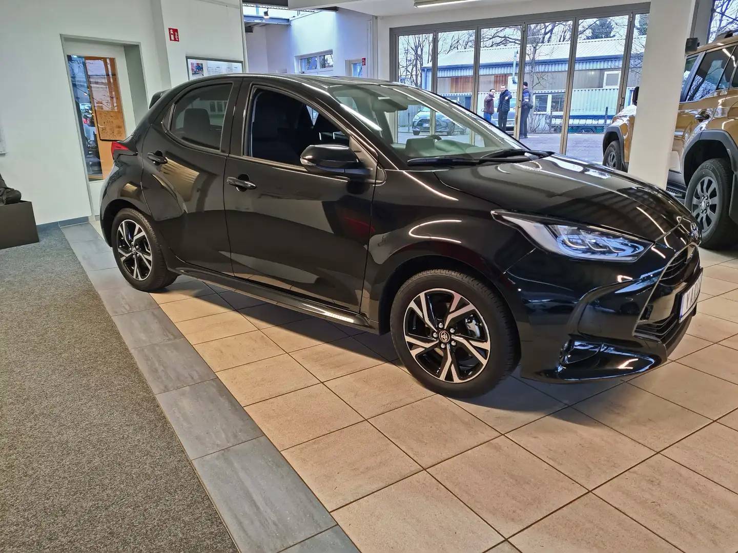 Toyota Yaris Yaris Hybrid 5-Türer  Teamplayer + Comfort P + Schwarz - 2