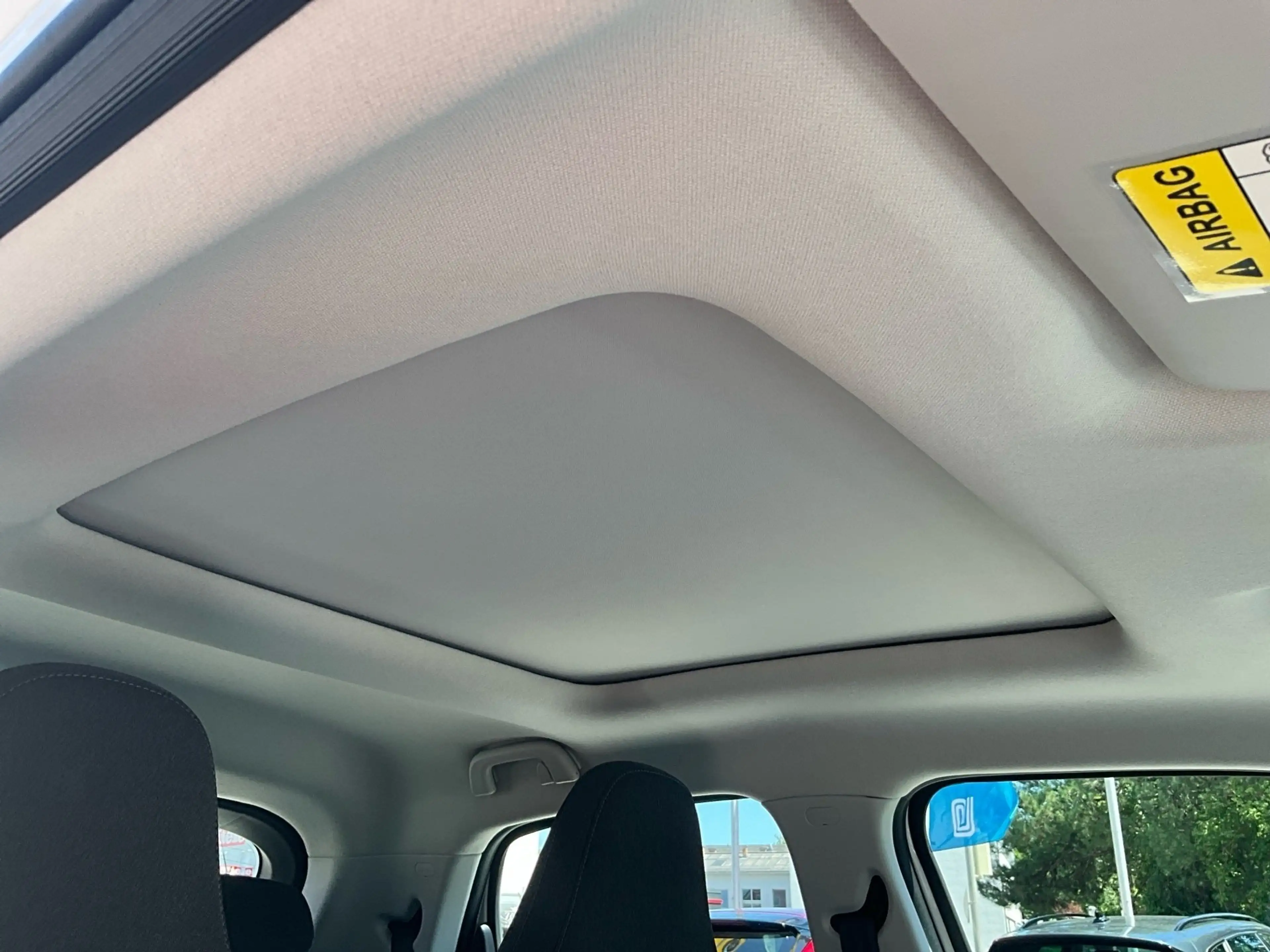 Leapmotor T03 37 70 kW BEV AUT Kam. KeyLess KlimaA LM Navi — photo 14