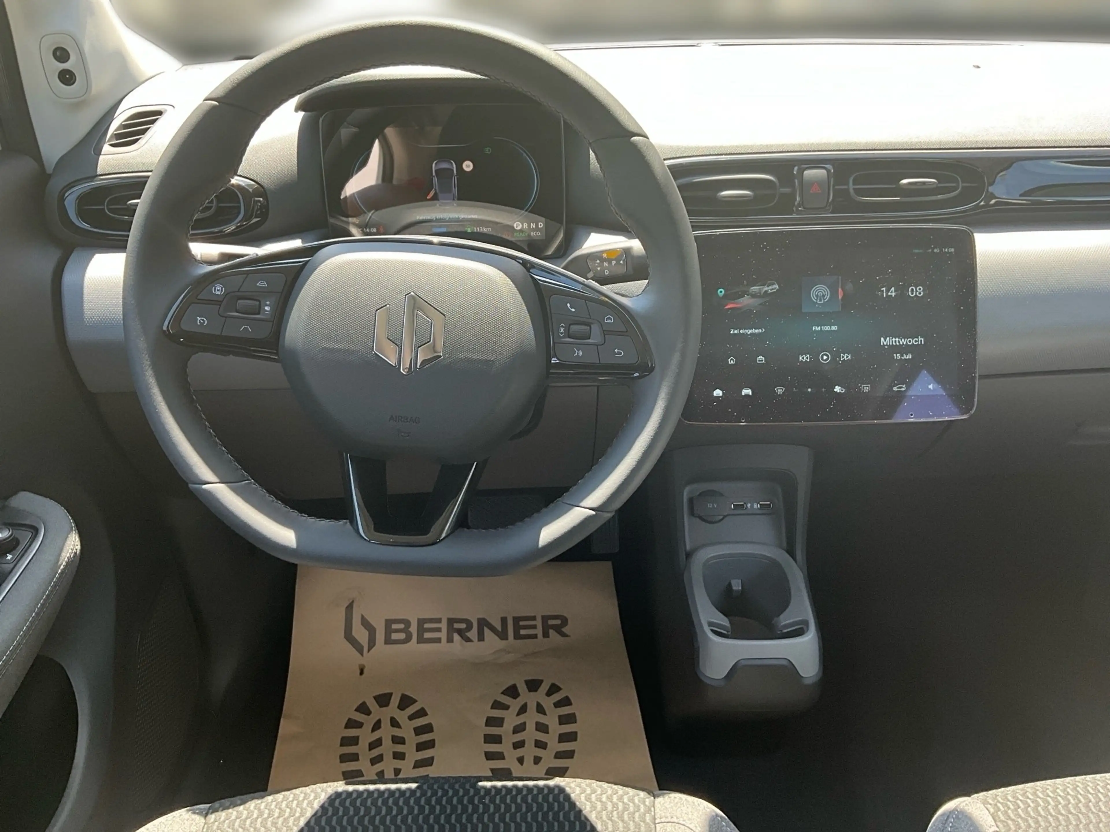 Leapmotor T03 37 70 kW BEV AUT Kam. KeyLess KlimaA LM Navi — photo 8