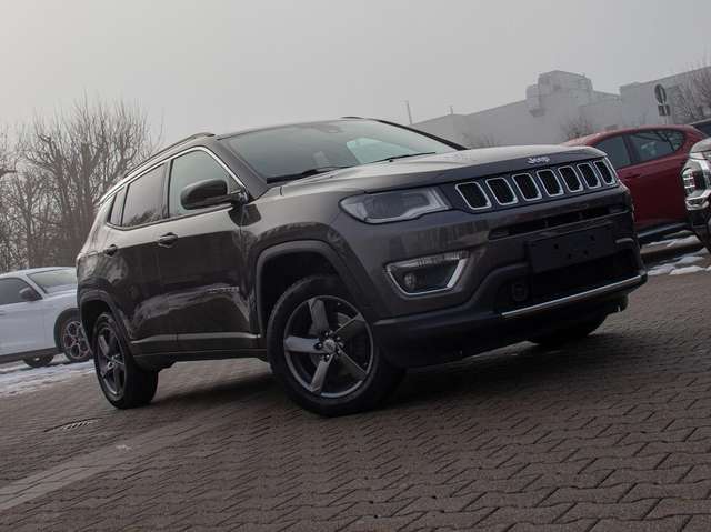 Imagine Jeep Compass Limited 4WD 1.4l AT/Navi/Beats/Temp