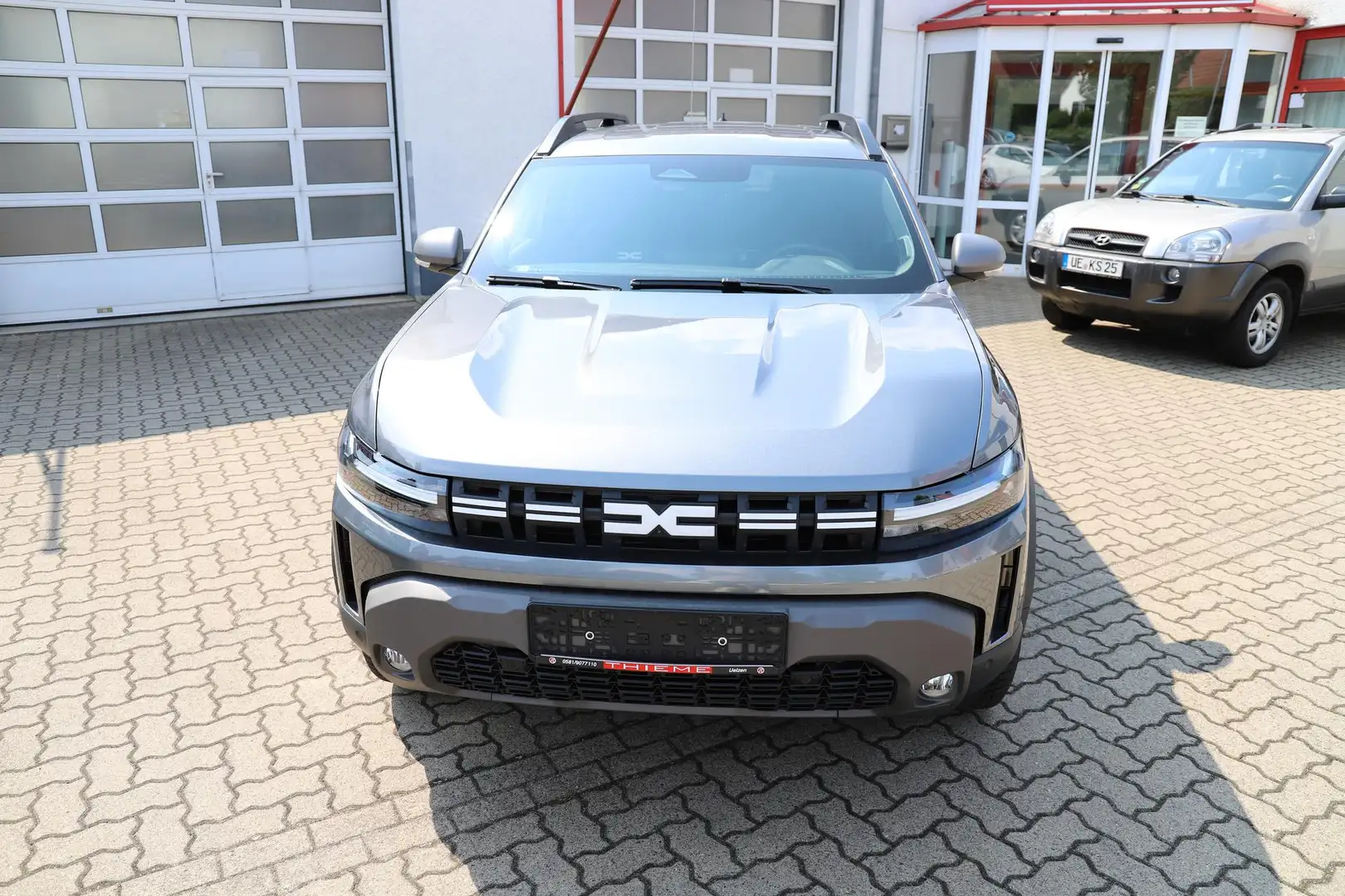 Dacia Duster TCe 130 Journey 4x4 - Navi/360°/SHZ/18" GJR/App... Grau - 2