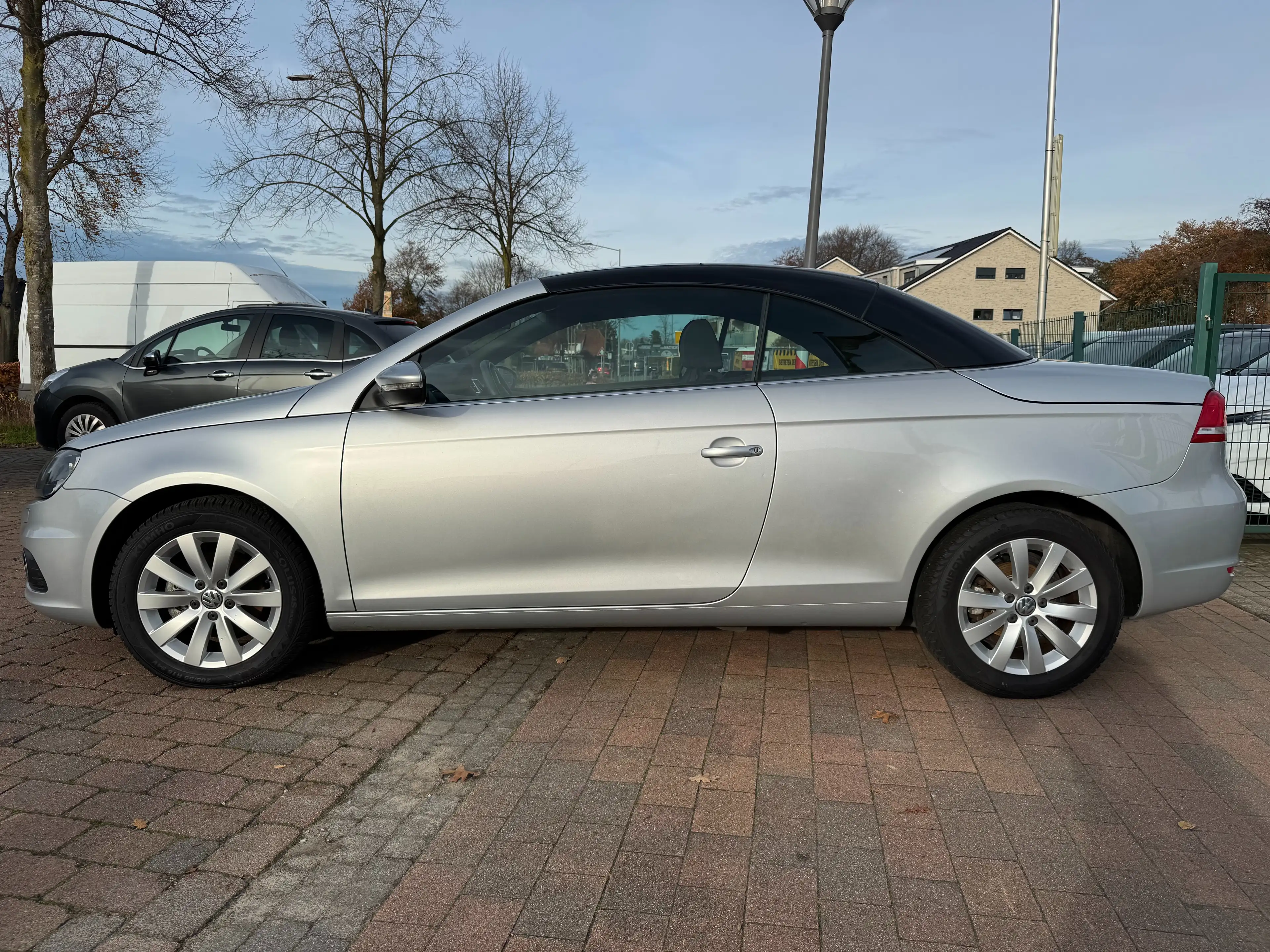 Volkswagen Eos Basis-Cabiro+NAV-Shzg — photo 14