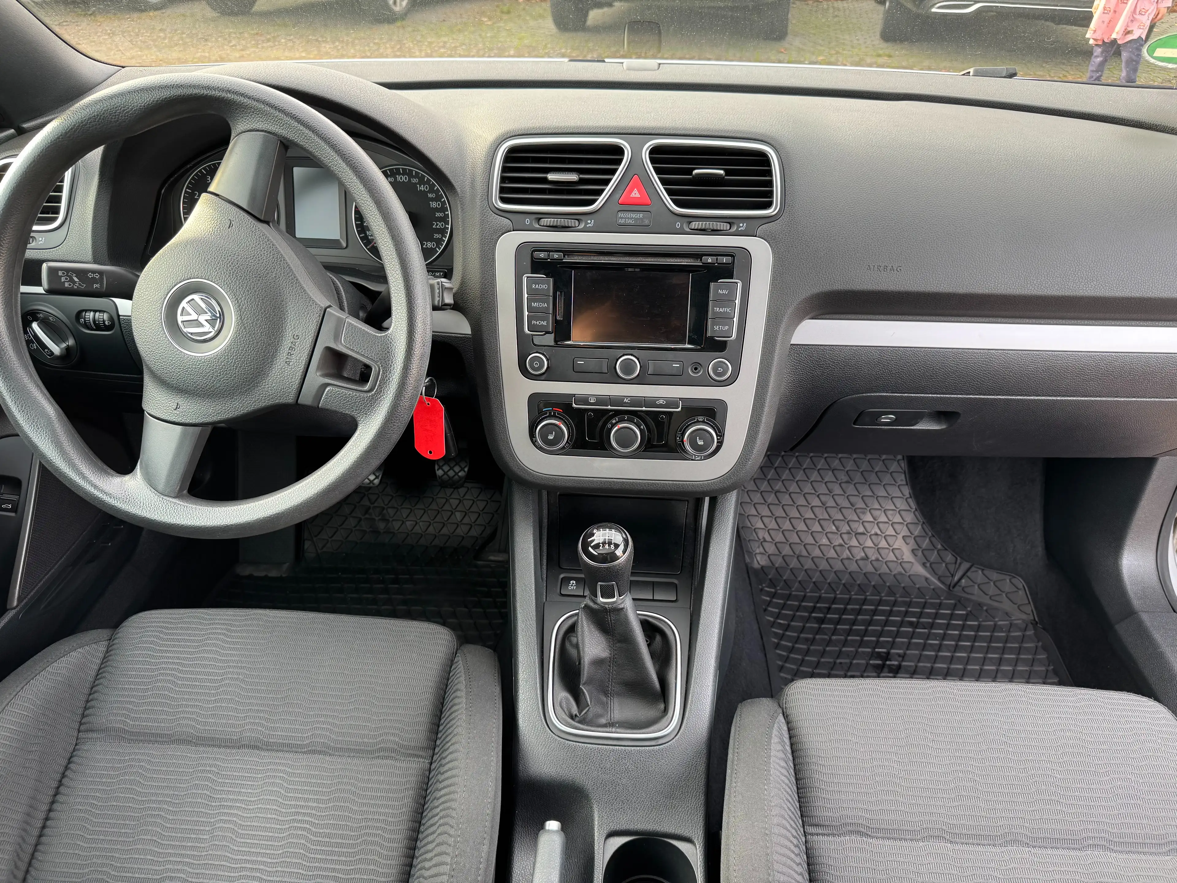 Volkswagen Eos Basis-Cabiro+NAV-Shzg — photo 8