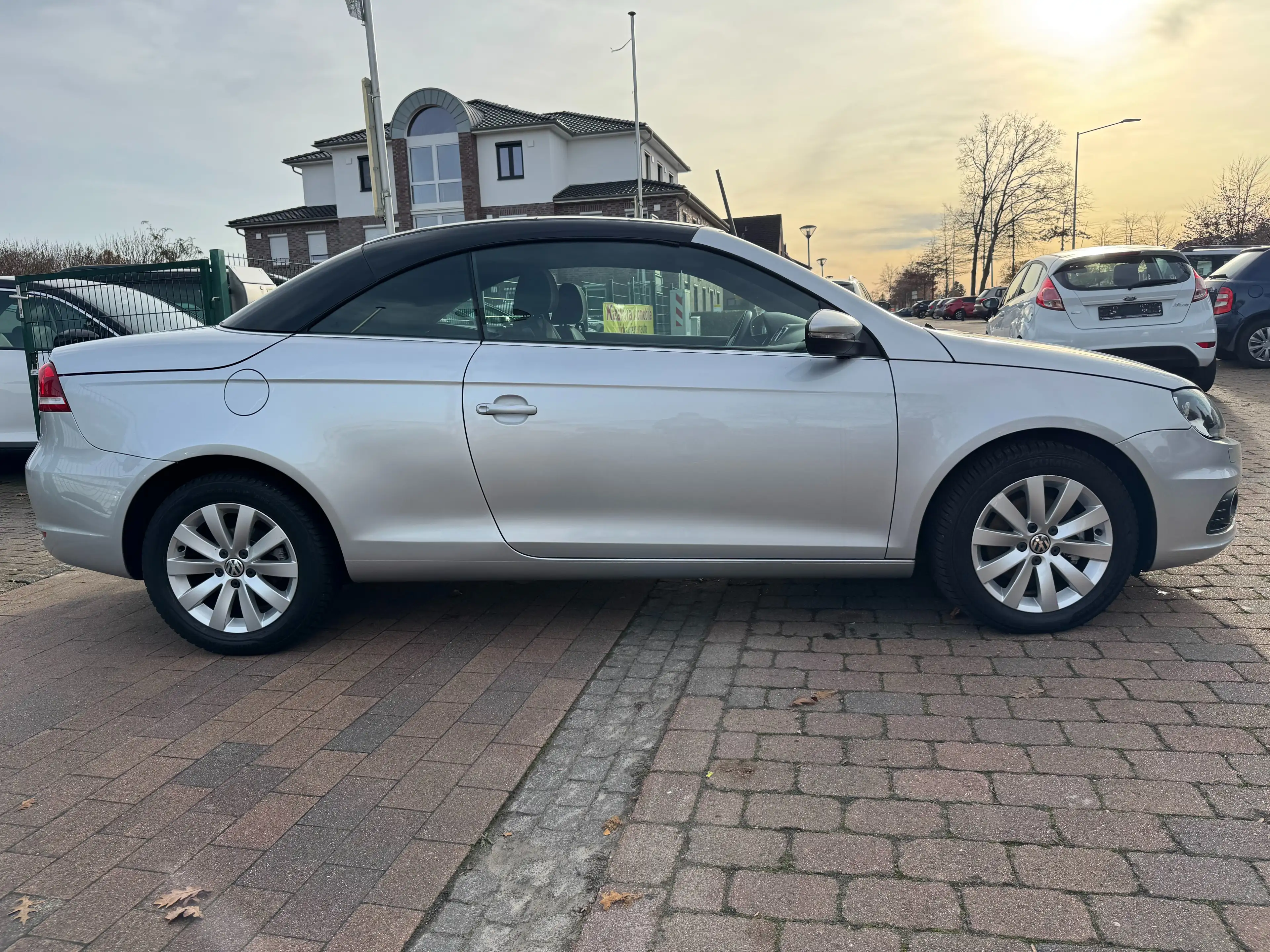 Volkswagen Eos Basis-Cabiro+NAV-Shzg — photo 3