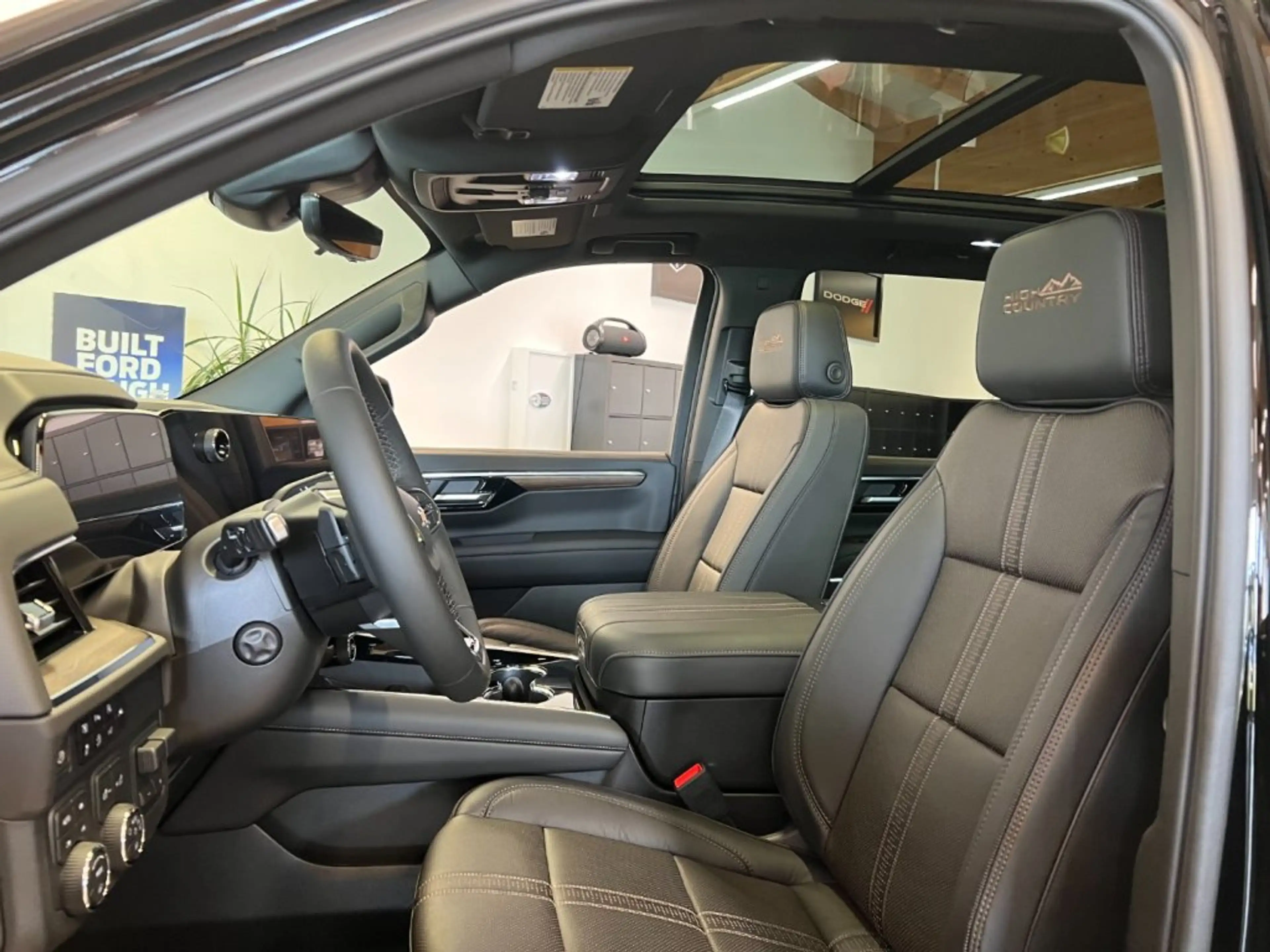 Chevrolet Tahoe High Country 4x4 — photo 15