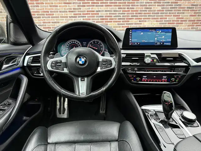 BMW 5 Series view 11
