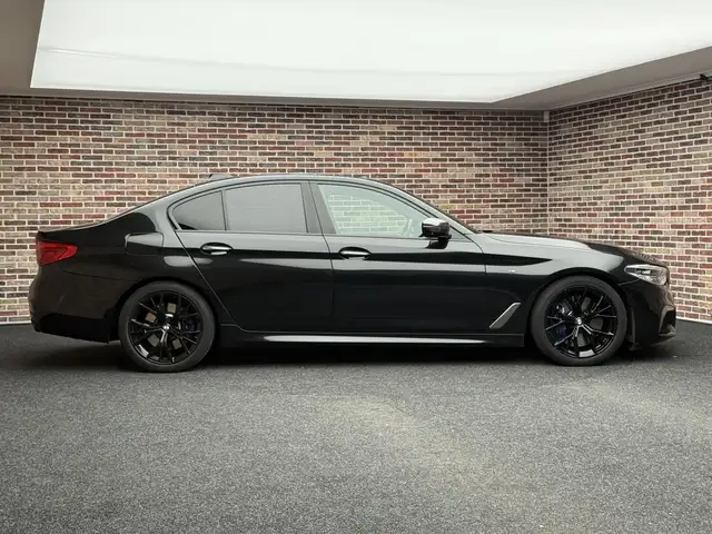 BMW 5 Series view 4