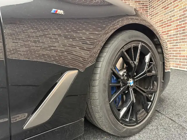 BMW 5 Series view 8