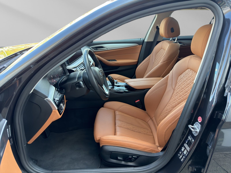 BMW 520 d xDrive Touring Aut. AHK RFK HUD Pano — photo 9