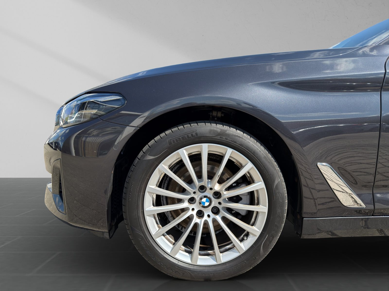 BMW 520 d xDrive Touring Aut. AHK RFK HUD Pano — photo 8