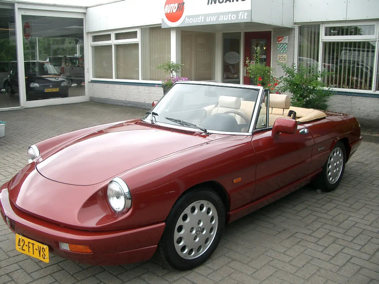 Alfa Romeo Spider 2.0 U9 Rood - 1