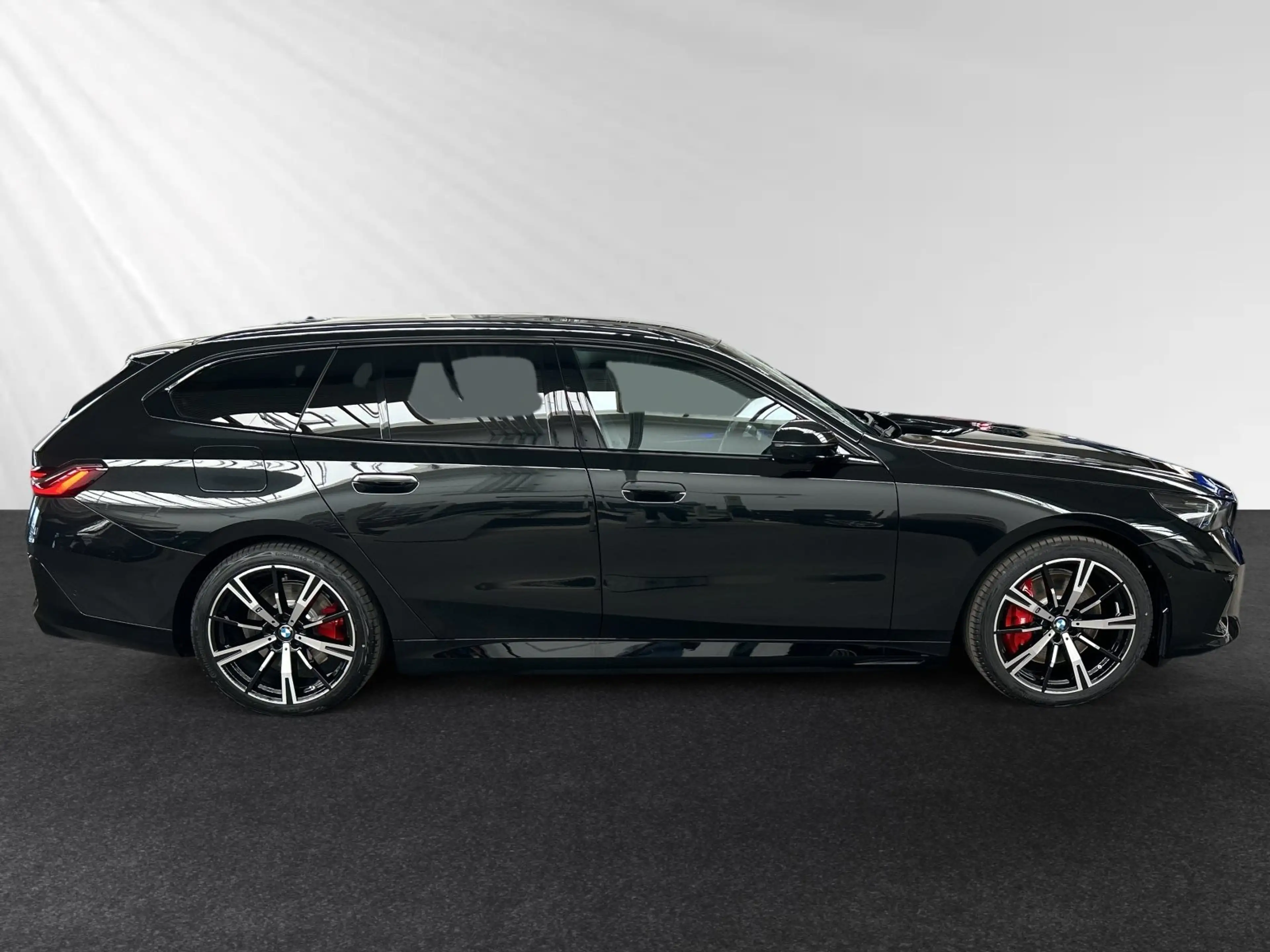 BMW i5 eDrive40 Touring M Sport Pro|AHK|Pano|DA-Prof. — photo 2