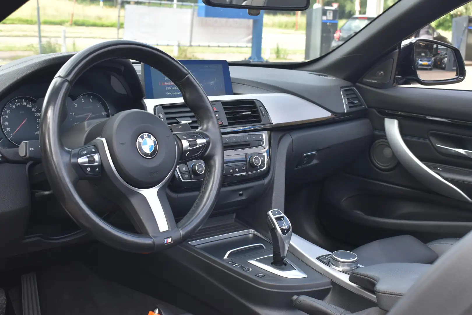 BMW 420 4-serie Cabrio 420i High Executive M-Sport NL-AUTO Grau - 2