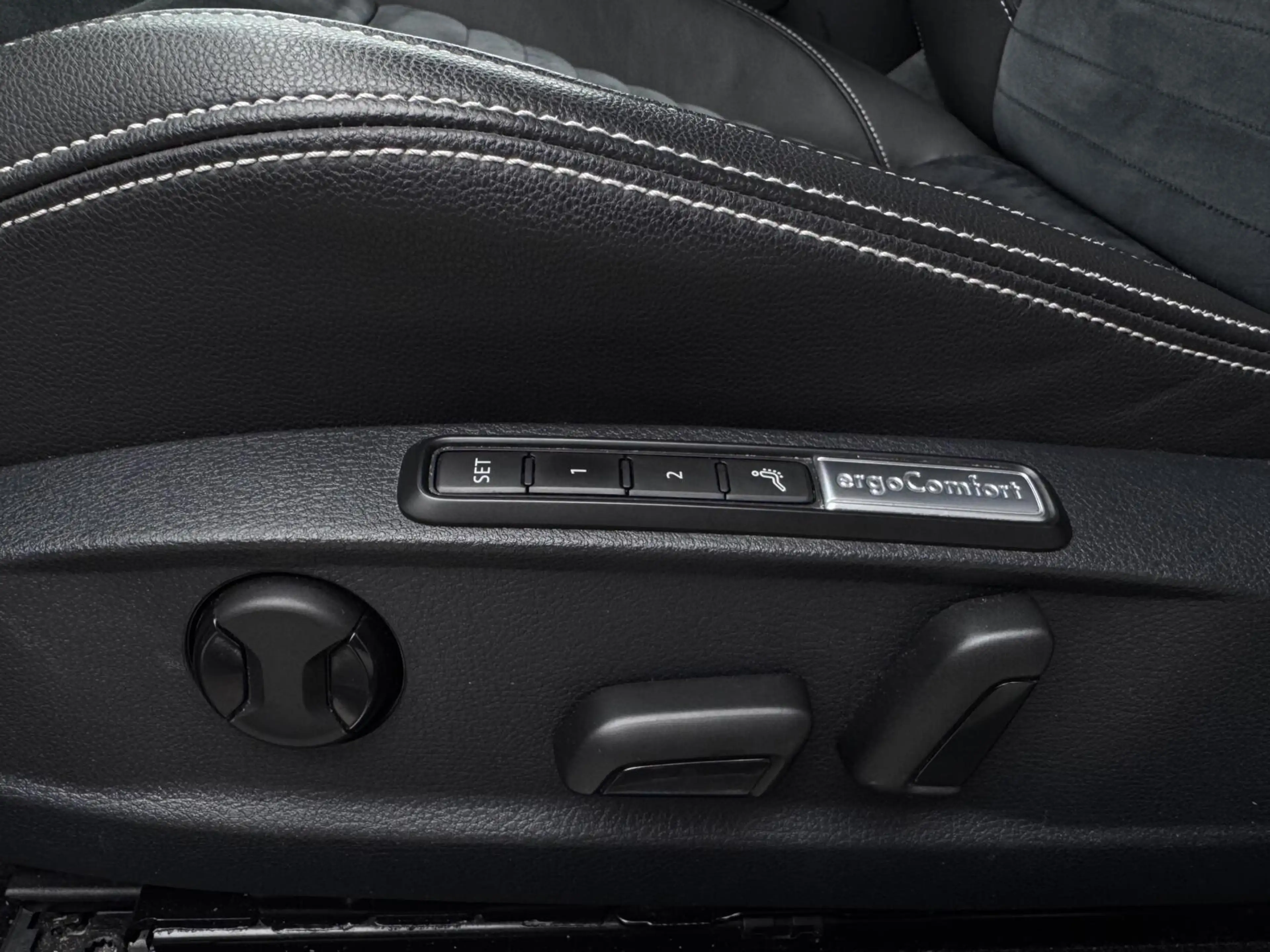 Volkswagen Passat Variant 1.4 TSI GTE Highline IQ LIGHT|HAAK — photo 21