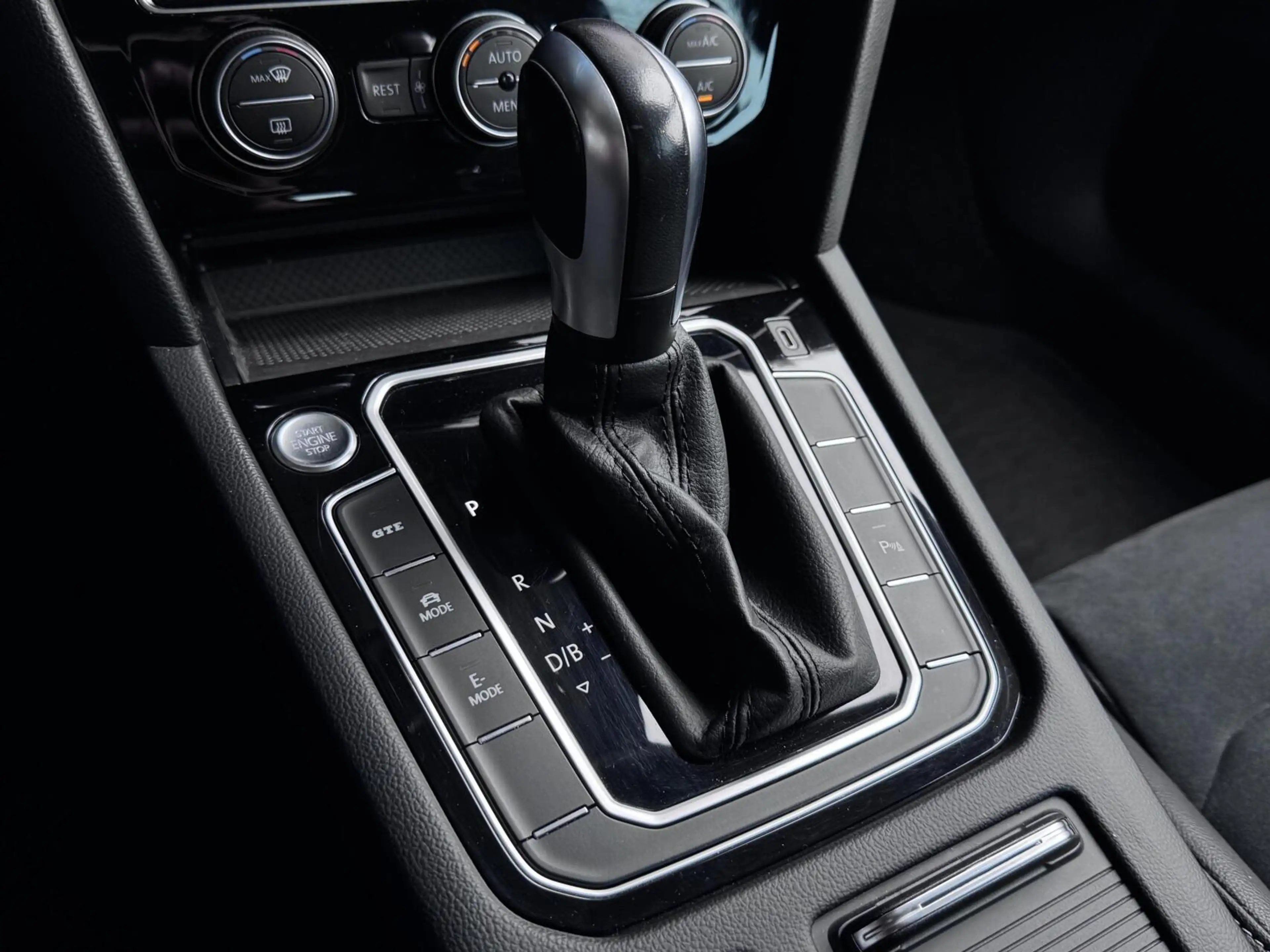 Volkswagen Passat Variant 1.4 TSI GTE Highline IQ LIGHT|HAAK — photo 17
