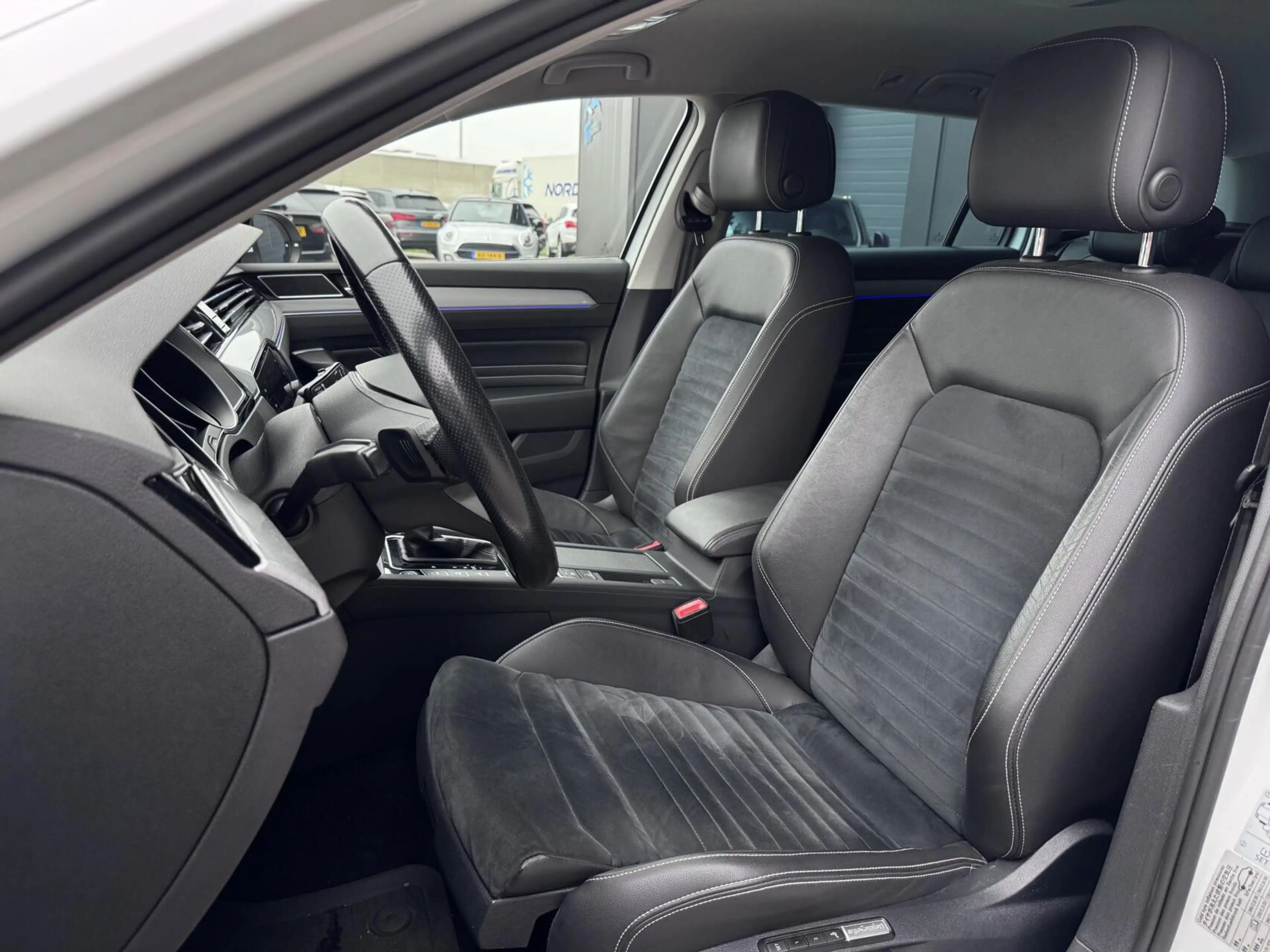Volkswagen Passat Variant 1.4 TSI GTE Highline IQ LIGHT|HAAK — photo 20