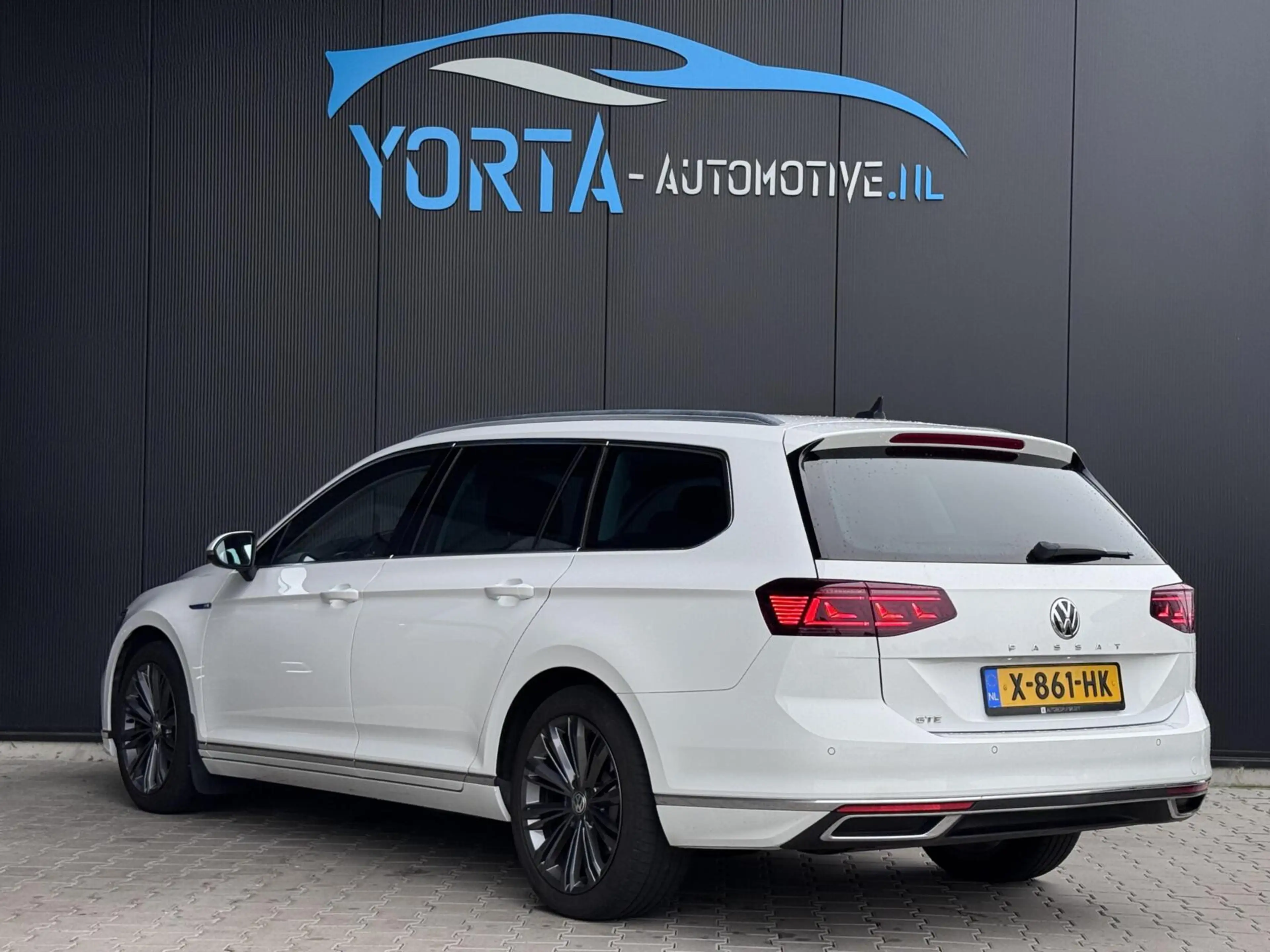 Volkswagen Passat Variant 1.4 TSI GTE Highline IQ LIGHT|HAAK — photo 19