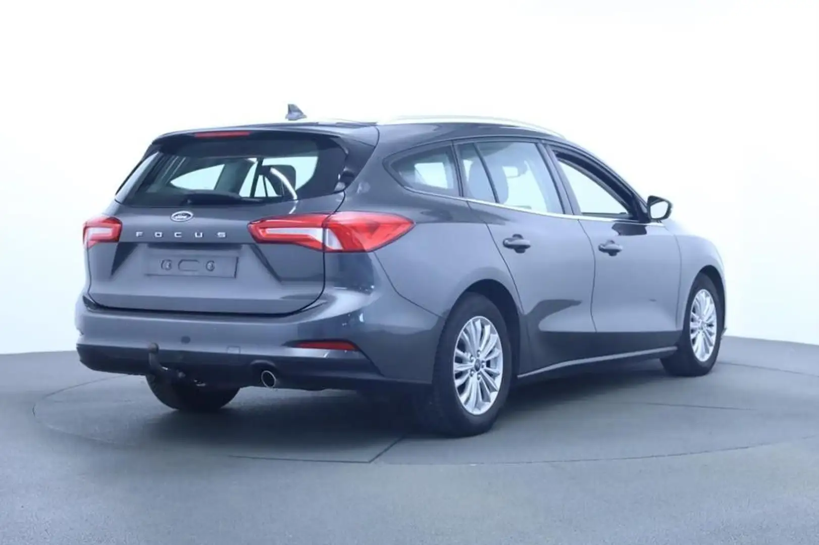 Ford Focus Turnier 1,5 TDi Titanium SHZ AHK PDC Grau - 2