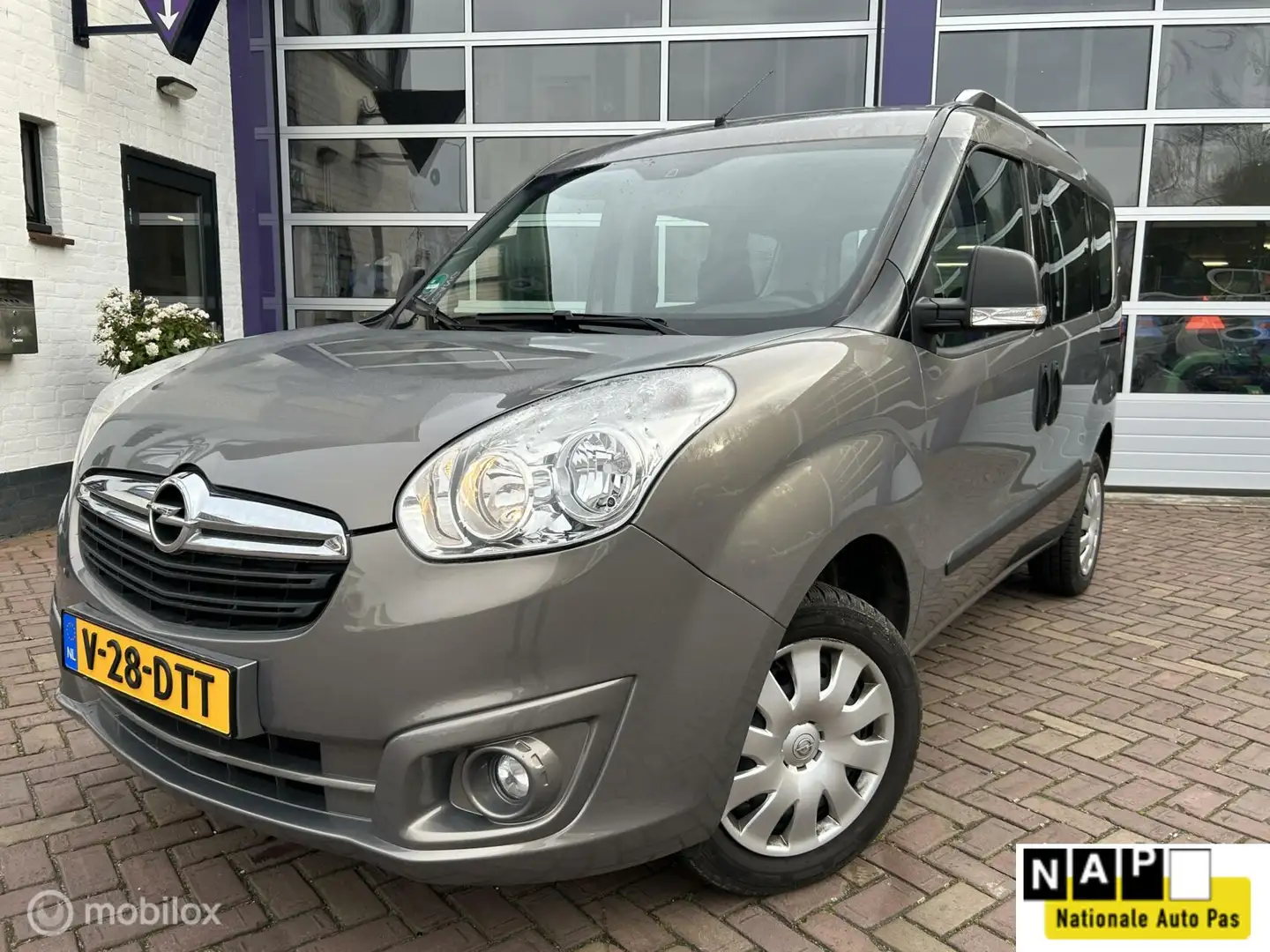 Opel Combo tour 1.4 TOUR * AIRCO * 5 PERSOONS * Grijs - 1
