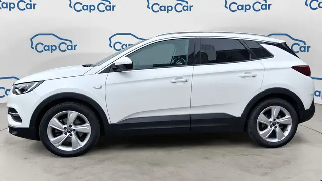Opel Grandland X view 2