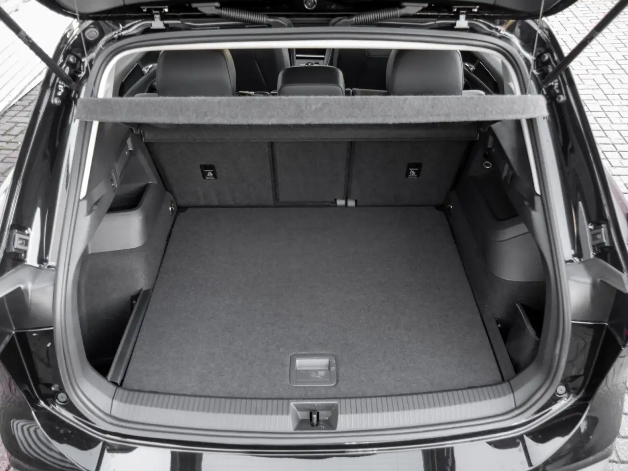 Volkswagen Tiguan 1.5 eTSI GOAL ACC AHK LED KAMERA NAVI 17