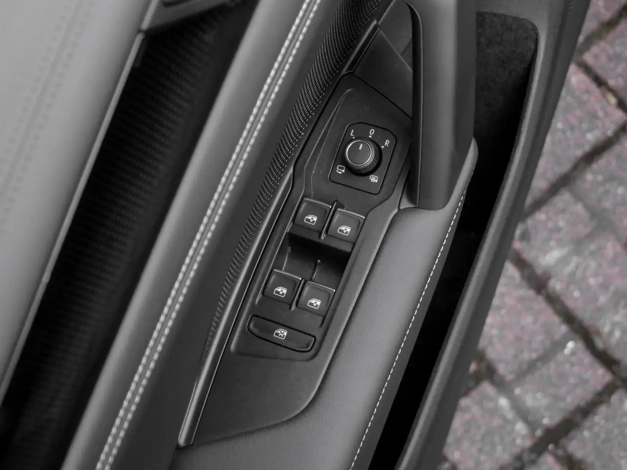 Volkswagen Tiguan 1.5 eTSI GOAL ACC AHK LED KAMERA NAVI 14