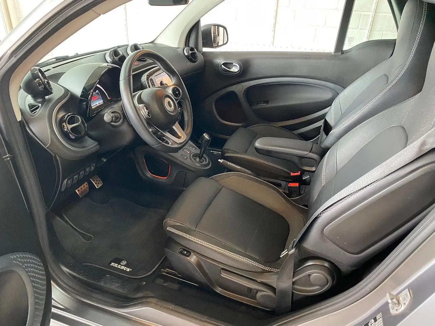 smart forTwo Brabus Xclusive Tailor Made 109 PS/122 PS Kamera Gris - 2