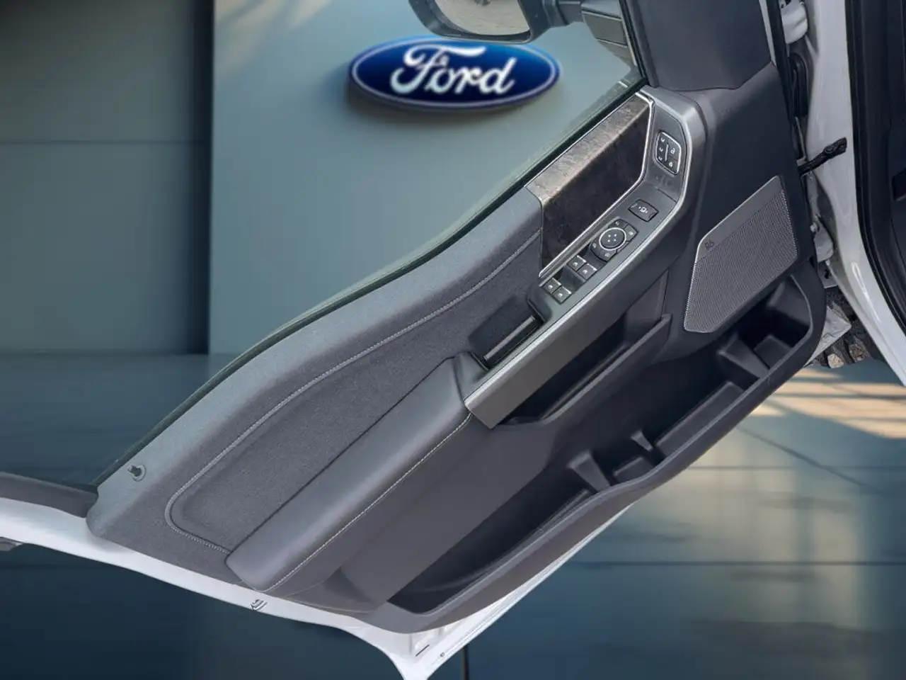 Ford F 350 снимка Ford F 350