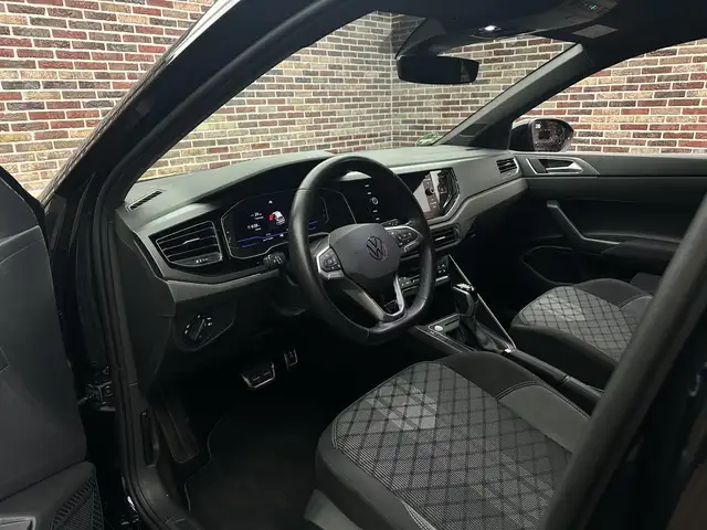 Volkswagen Taigo view 3
