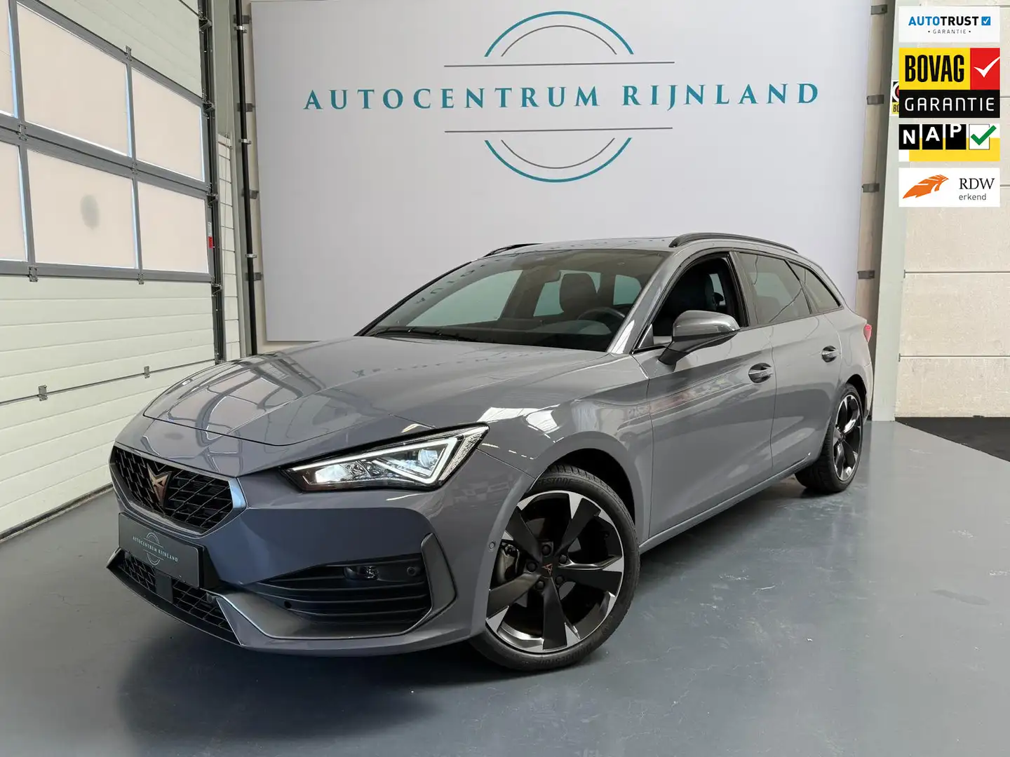 CUPRA Leon Sportstourer 1.5 eTSI Business Edition 1 JAAR BOVA Grijs - 1