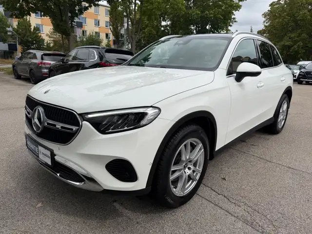 Mercedes-Benz GLC 200 4Matic AUT~Pano~Kam~Ambie~Distr~AHK~