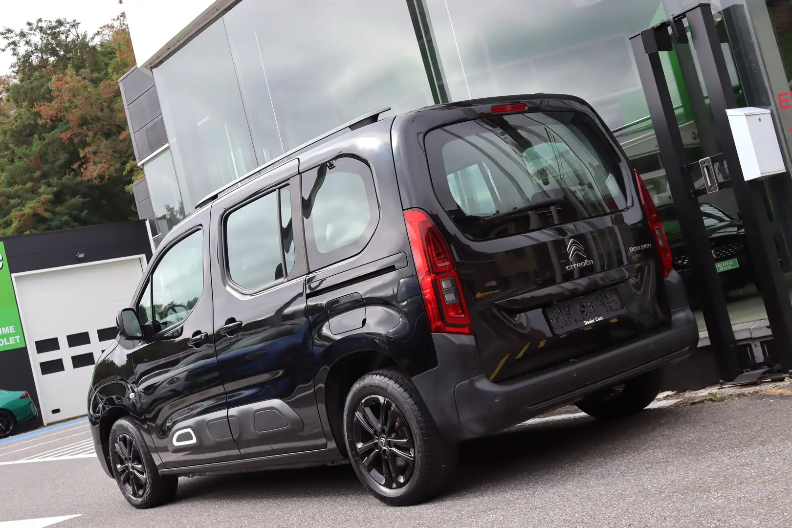 Citroen Berlingo 1.5HDI 130CV 5PLACES BOITE AUTO GPS CAMERA TVAC Noir - 2