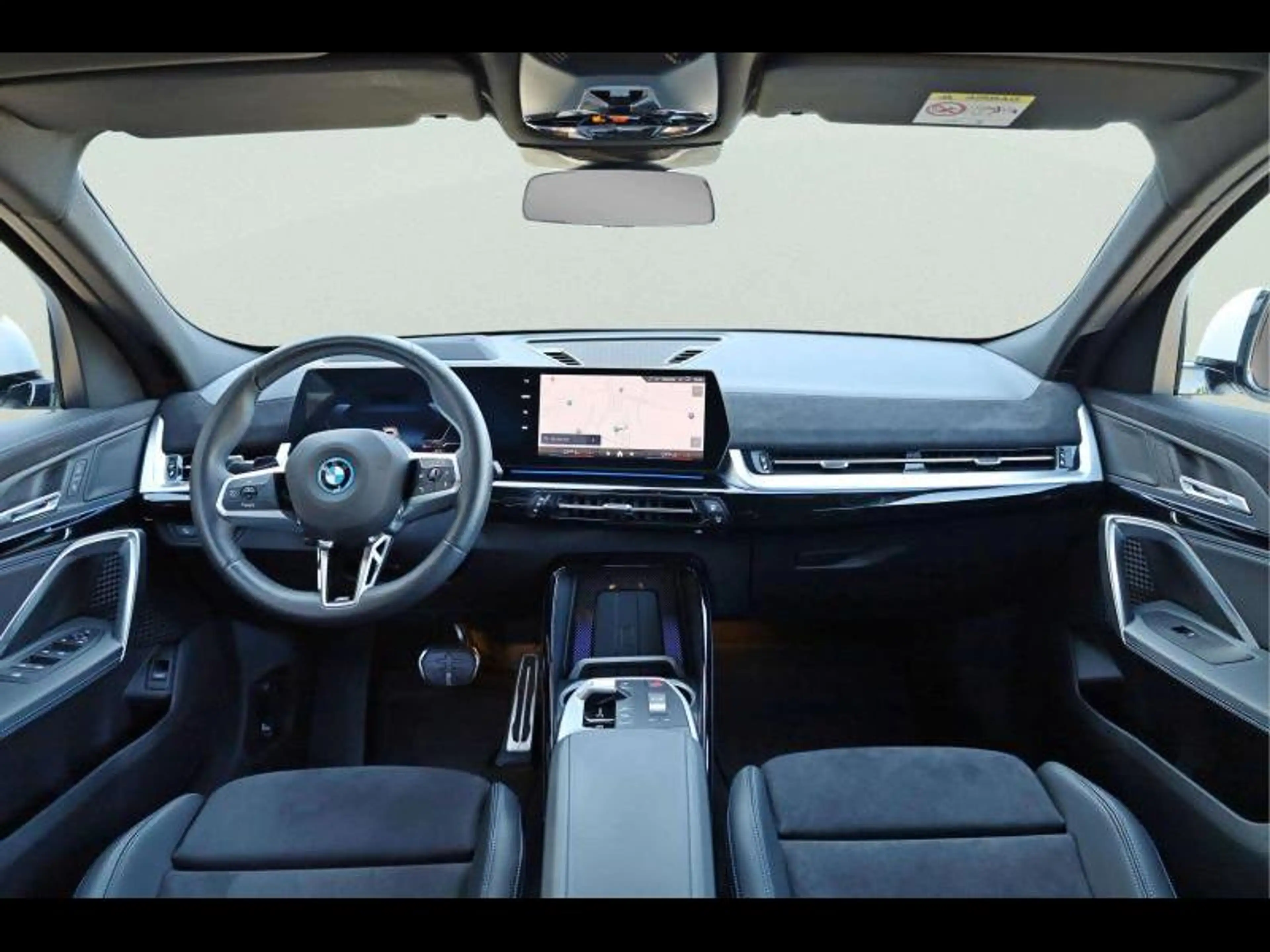 BMW iX2 eDrive20 Kit M Sport — photo 7