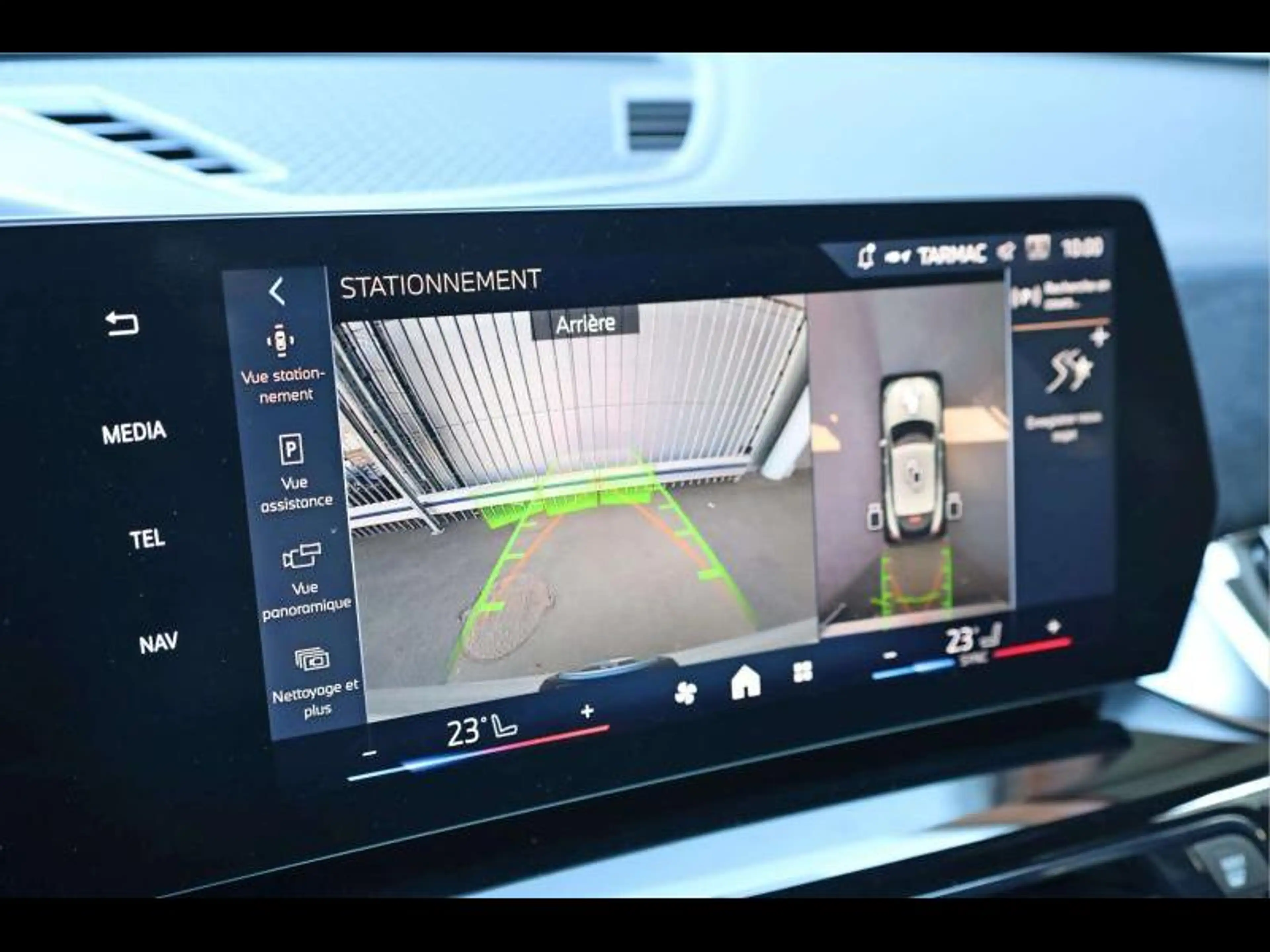 BMW iX2 eDrive20 Kit M Sport — photo 14