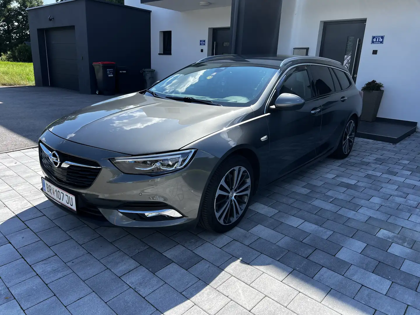 Opel Insignia Sports Tourer 2.0 Diesel Business FACELIFT - 1