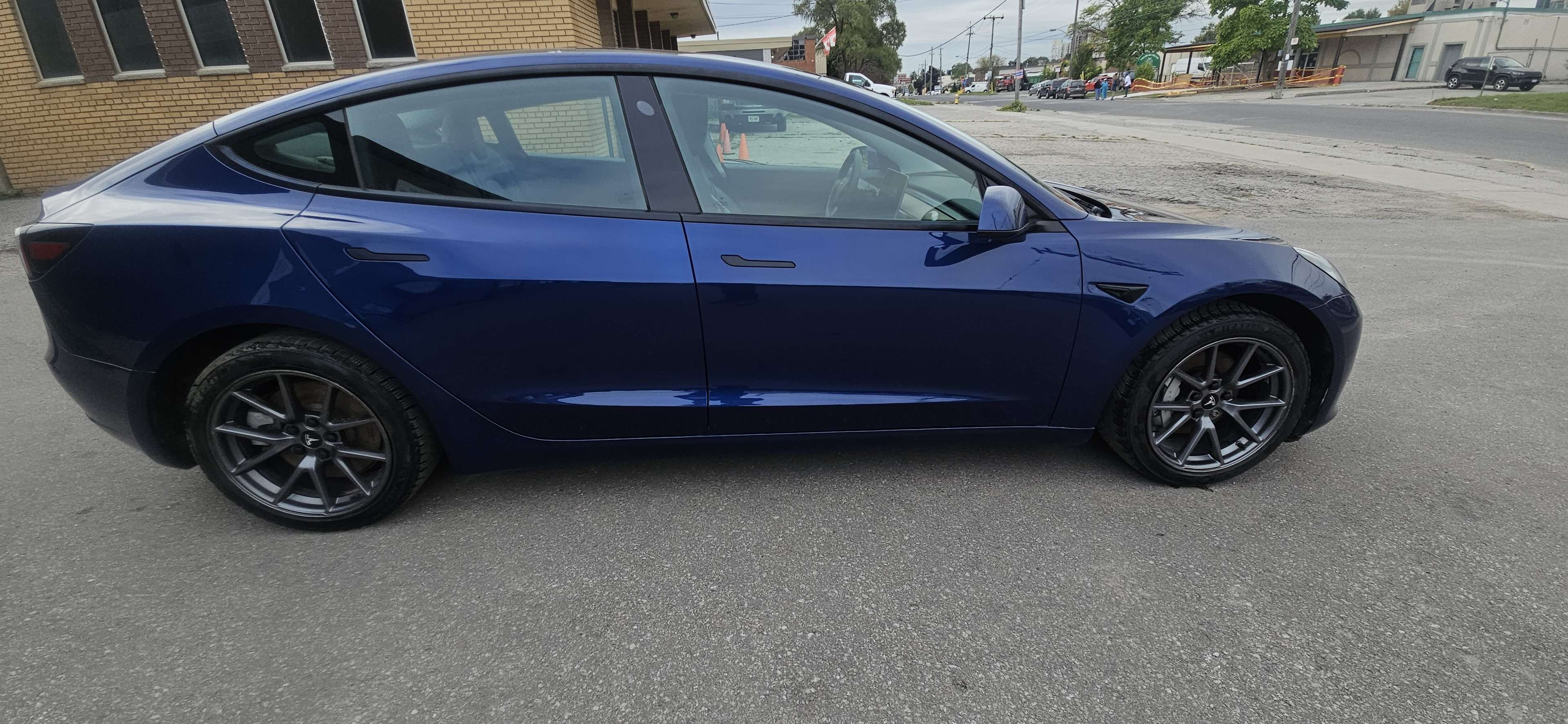 2021 Tesla Model 3 Standard Range Plus RWD alt 3