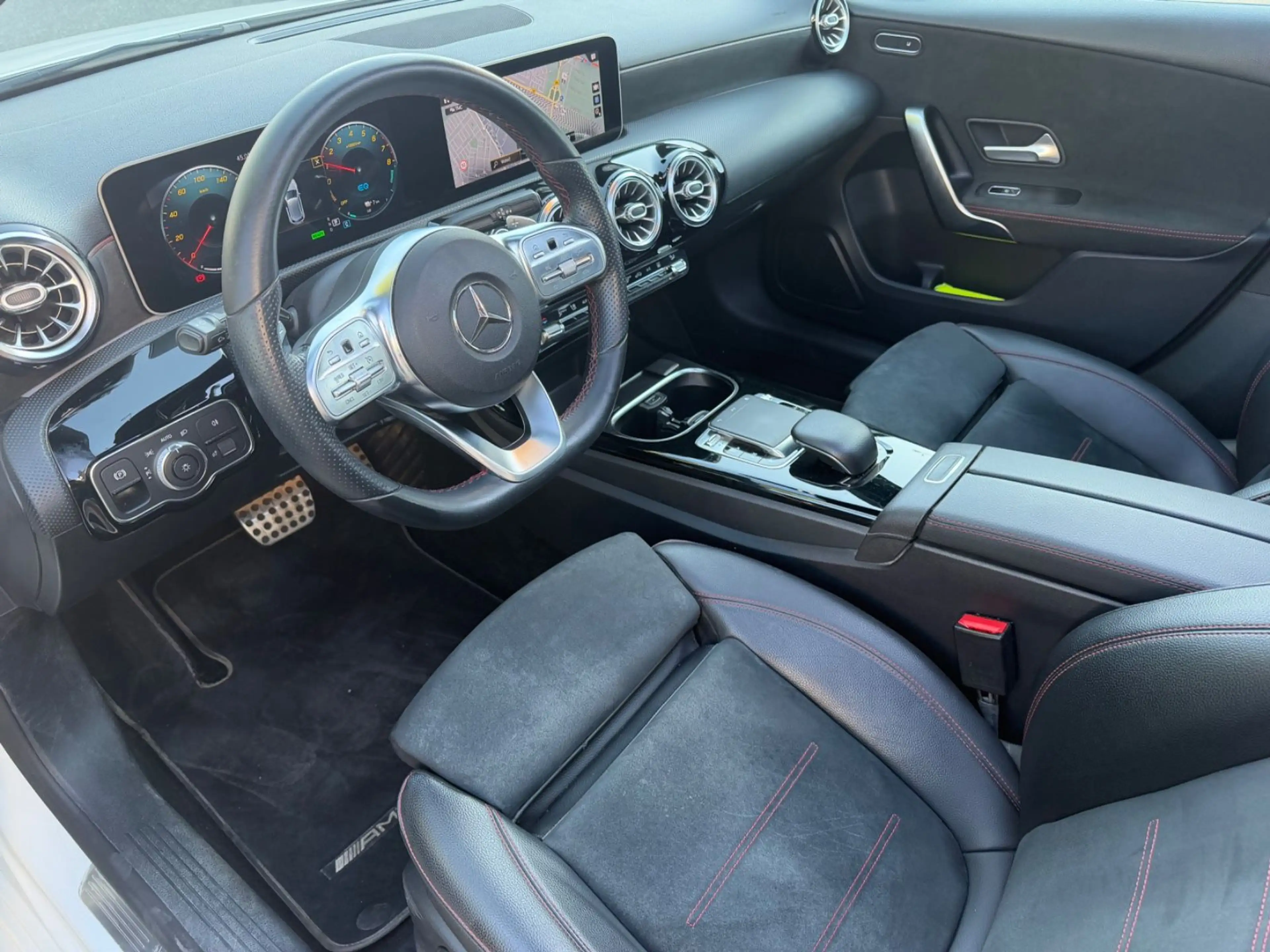 Mercedes-Benz A 250 e / Panorama — photo 9
