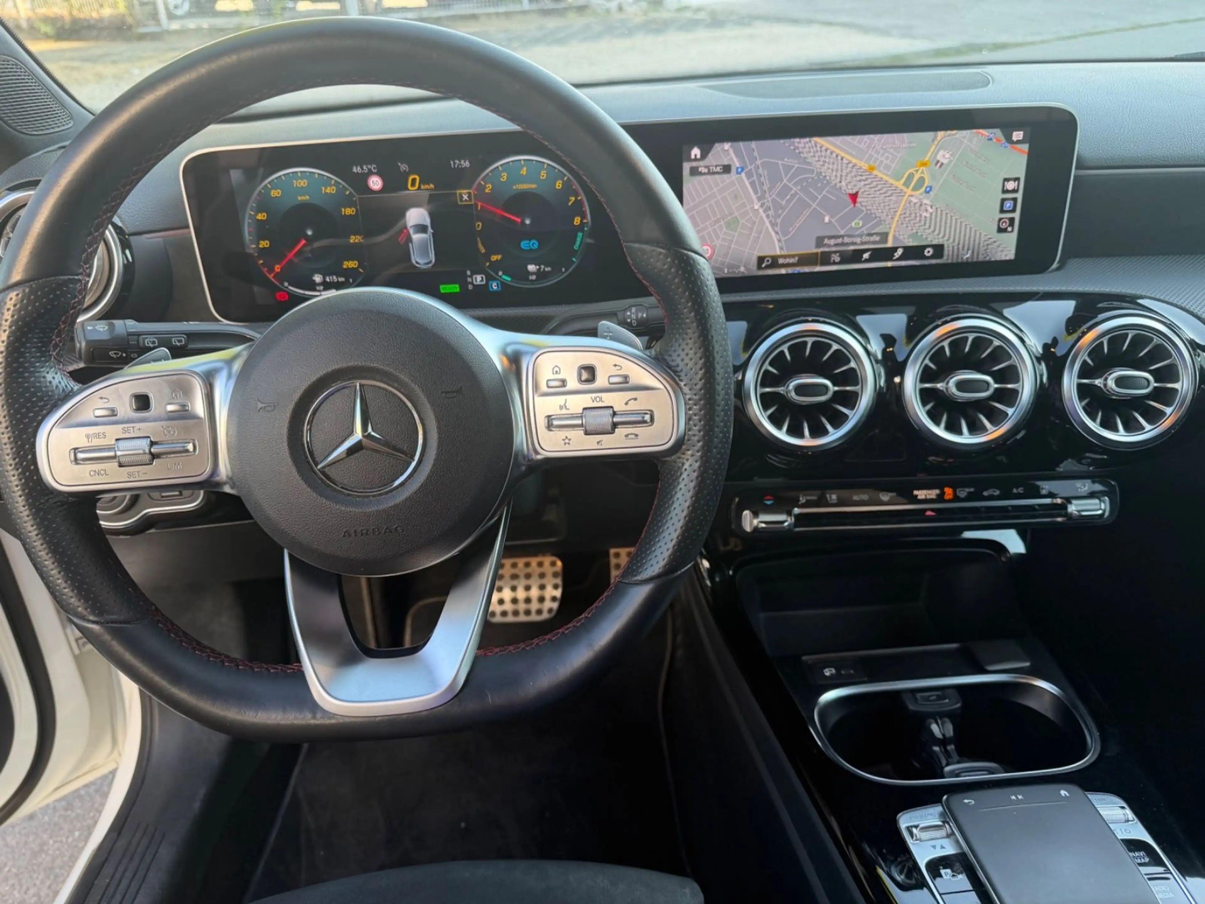 Mercedes-Benz A 250 e / Panorama — photo 8