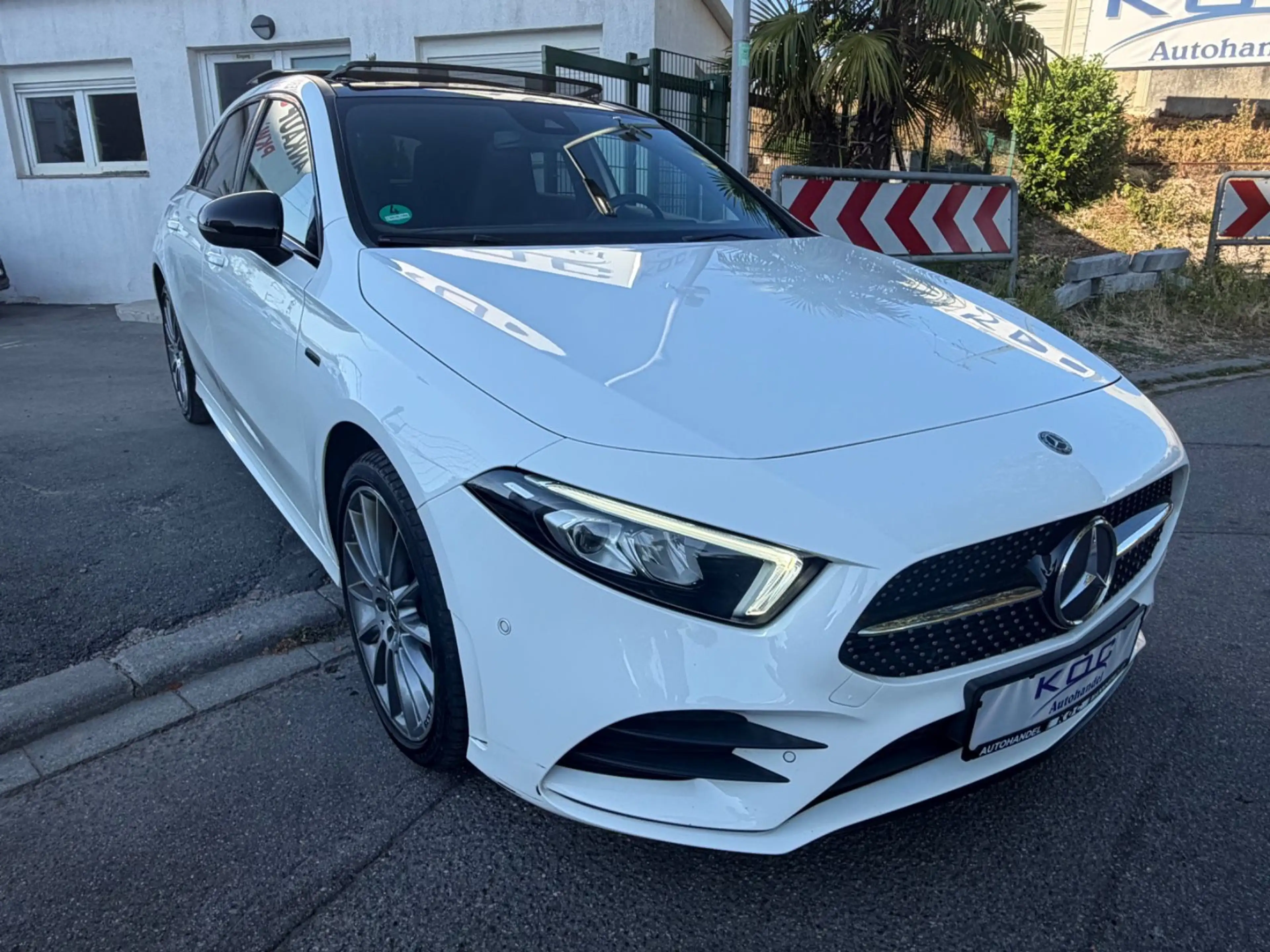 Mercedes-Benz A 250 e / Panorama